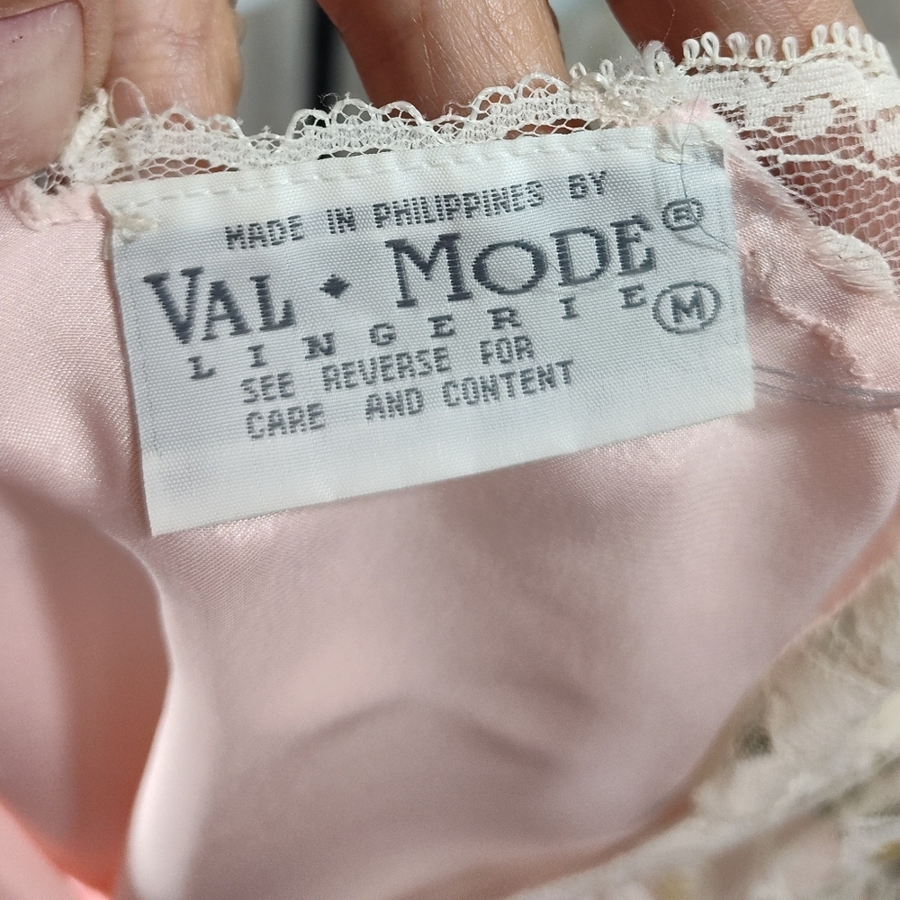 Val Mode Sexy Pink Satin & Lace Trim Nightgown - Picture 2 of 4